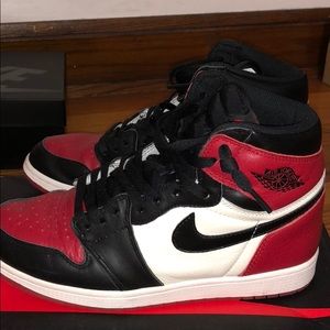 Air Jordan 1 retro bred toes size 9.5